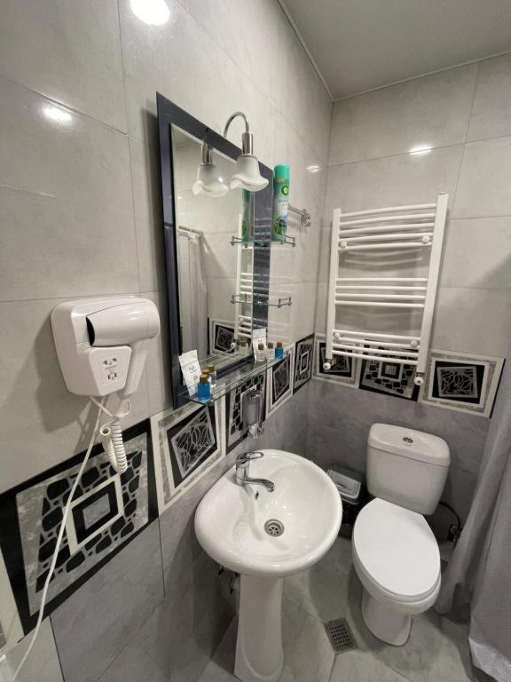 Aa Hotel Tbilisi Exteriör bild