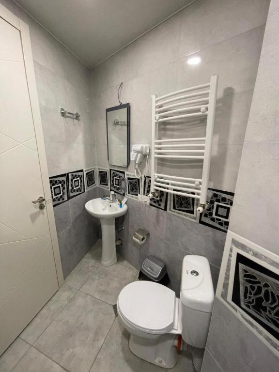 Aa Hotel Tbilisi Exteriör bild